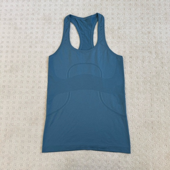 Lululemon Swiftly Tech Racerback in blue illuminight
Size 6 - Picture 5 of 8